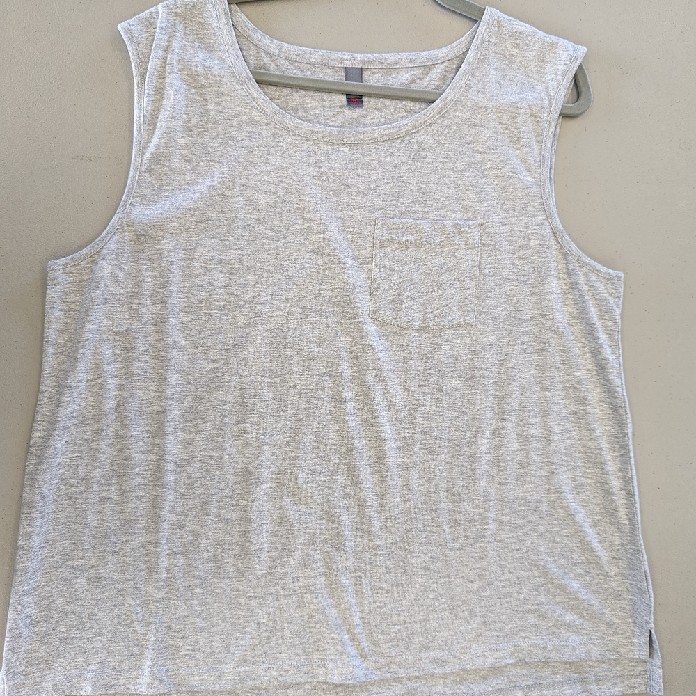 Women's // District // Grey // Crop Tank // XXL